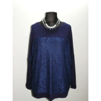 Elegancka bluzka zdobiona kwiatową koronką - granatowa